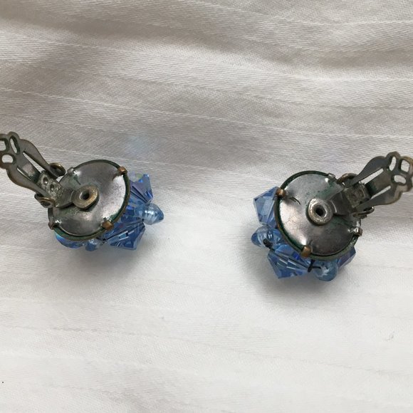 Vintage Blue Clip on Earrings - Picture 3 of 4